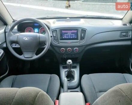 Бежевий Чері Е5, об'ємом двигуна 1.5 л та пробігом 77 тис. км за 4000 $, фото 3 на Automoto.ua