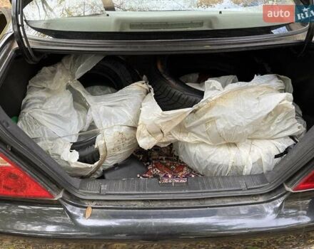 Чорний Чері Істар, об'ємом двигуна 2 л та пробігом 123 тис. км за 2700 $, фото 1 на Automoto.ua