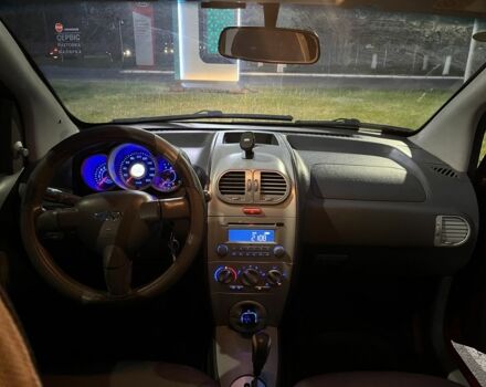 Красный Чери Кимо, объемом двигателя 1.3 л и пробегом 120 тыс. км за 2499 $, фото 5 на Automoto.ua