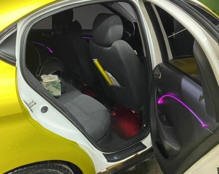 Белый Чери М11, объемом двигателя 1.6 л и пробегом 245 тыс. км за 3050 $, фото 1 на Automoto.ua