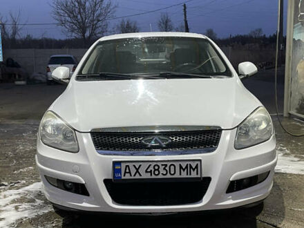 Белый Чери М11, объемом двигателя 1.6 л и пробегом 128 тыс. км за 3000 $, фото 1 на Automoto.ua