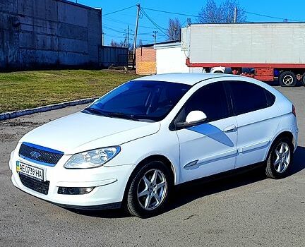 Белый Чери М11, объемом двигателя 1.6 л и пробегом 70 тыс. км за 3100 $, фото 1 на Automoto.ua