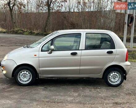 Бежевый Чери Кью Кью, объемом двигателя 1.08 л и пробегом 106 тыс. км за 1550 $, фото 2 на Automoto.ua