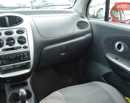 Чери Кью Кью 2013 в Одессе на Automoto.ua Красный Чери Кью Кью, объемом двигателя 1.08 л и пробегом 79 тыс. км за 3300 $, фото 10 на Automoto.ua