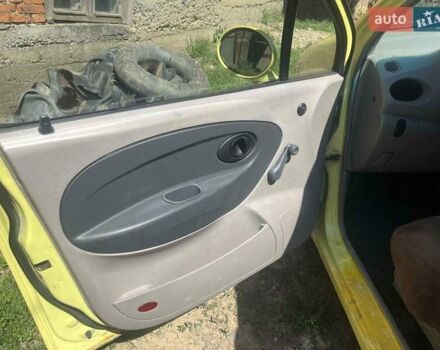 Желтый Чери Кью Кью, объемом двигателя 1.08 л и пробегом 191 тыс. км за 1674 $, фото 3 на Automoto.ua