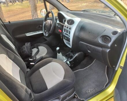 Желтый Чери Кью Кью, объемом двигателя 1.1 л и пробегом 150 тыс. км за 1500 $, фото 7 на Automoto.ua