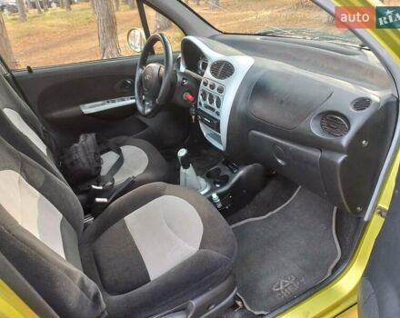 Жовтий Чері Кью Кью, об'ємом двигуна 1.08 л та пробігом 150 тис. км за 1500 $, фото 27 на Automoto.ua