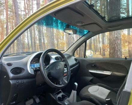 Желтый Чери Кью Кью, объемом двигателя 1.1 л и пробегом 150 тыс. км за 1500 $, фото 5 на Automoto.ua