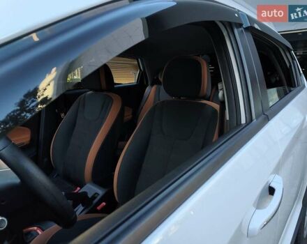 Білий Чері Tiggo 2, об'ємом двигуна 1.5 л та пробігом 114 тис. км за 7490 $, фото 3 на Automoto.ua