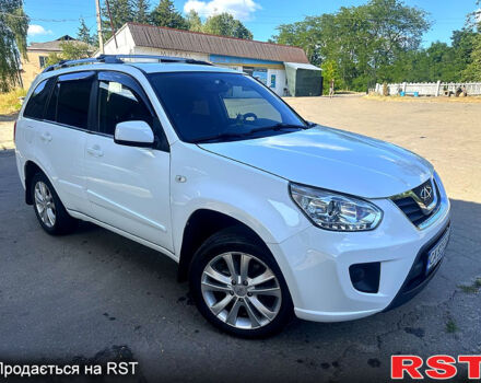 Белый Чери Tiggo 3, объемом двигателя 1.8 л и пробегом 76 тыс. км за 5500 $, фото 2 на Automoto.ua