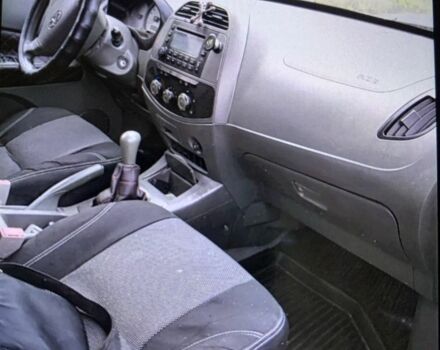 Білий Чері Тігго, об'ємом двигуна 2.4 л та пробігом 300 тис. км за 3300 $, фото 3 на Automoto.ua