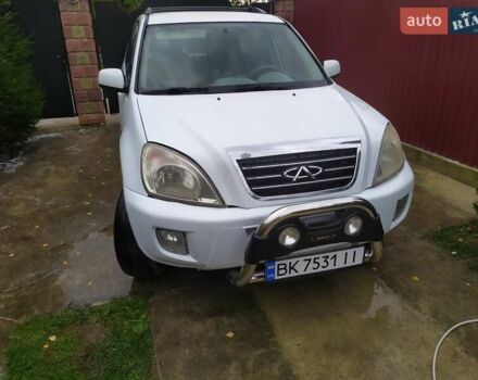 Белый Чери Тигго, объемом двигателя 2.4 л и пробегом 130 тыс. км за 3400 $, фото 1 на Automoto.ua