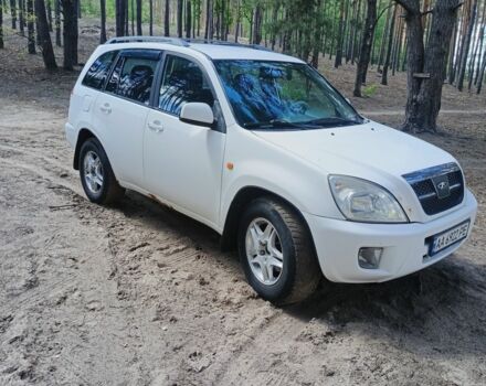 Белый Чери Тигго, объемом двигателя 2.4 л и пробегом 230 тыс. км за 3300 $, фото 1 на Automoto.ua