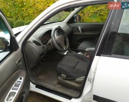 Белый Чери Тигго, объемом двигателя 2.4 л и пробегом 130 тыс. км за 3400 $, фото 7 на Automoto.ua