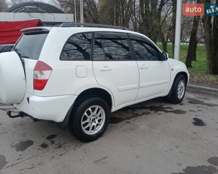 Белый Чери Тигго, объемом двигателя 2.4 л и пробегом 330 тыс. км за 3000 $, фото 3 на Automoto.ua
