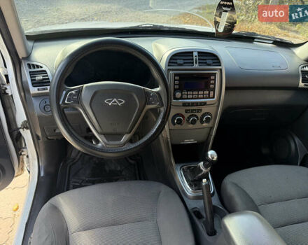 Білий Чері Тігго, об'ємом двигуна 1.85 л та пробігом 280 тис. км за 4350 $, фото 12 на Automoto.ua