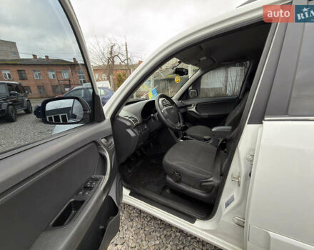 Белый Чери Тигго, объемом двигателя 1.85 л и пробегом 200 тыс. км за 4600 $, фото 10 на Automoto.ua