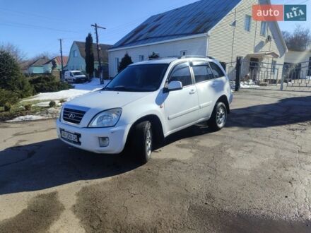 Белый Чери Тигго, объемом двигателя 2.4 л и пробегом 300 тыс. км за 2950 $, фото 1 на Automoto.ua