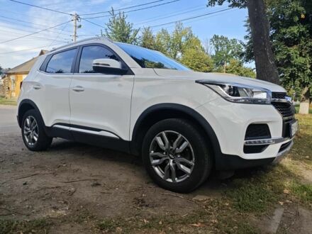 Чері Тігго 2021 у Хороле на Automoto.ua Білий Чері Тігго, об'ємом двигуна 1.5 л та пробігом 77 тис. км за 9299 $, фото 1 на Automoto.ua