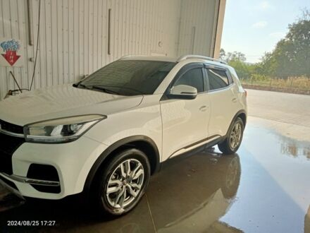 Белый Чери Тигго, объемом двигателя 1.5 л и пробегом 65 тыс. км за 10900 $, фото 1 на Automoto.ua