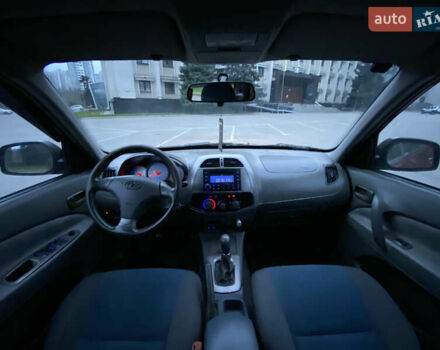Красный Чери Тигго, объемом двигателя 2 л и пробегом 181 тыс. км за 3250 $, фото 6 на Automoto.ua