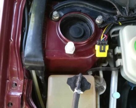 Красный Чери Тигго, объемом двигателя 2 л и пробегом 265 тыс. км за 4100 $, фото 6 на Automoto.ua