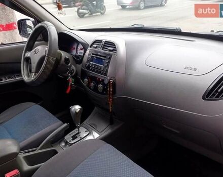 Красный Чери Тигго, объемом двигателя 2.4 л и пробегом 154 тыс. км за 4800 $, фото 2 на Automoto.ua