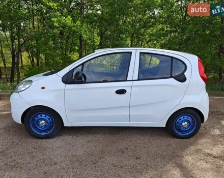 Белый Чери eQ, объемом двигателя 0 л и пробегом 49 тыс. км за 4600 $, фото 6 на Automoto.ua