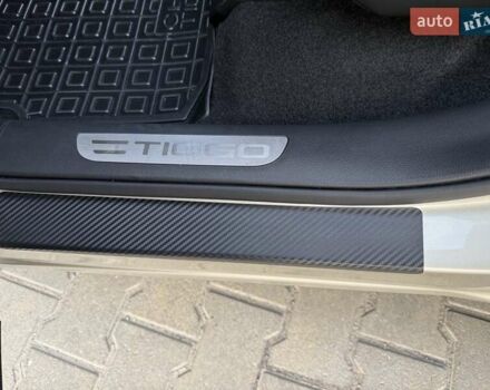 Бежевый Чери Tiggo 8, объемом двигателя 1.97 л и пробегом 8 тыс. км за 18700 $, фото 170 на Automoto.ua