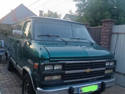 Шевроле 3302 1995 у Обухове на Automoto.ua Зелений Шевроле 3302, об'ємом двигуна 6.5 л та пробігом 300 тис. км за 5500 $, фото 1 на Automoto.ua