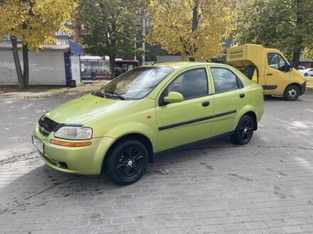 Зеленый Шевроле Алеро, объемом двигателя 1.5 л и пробегом 260 тыс. км за 1750 $, фото 1 на Automoto.ua