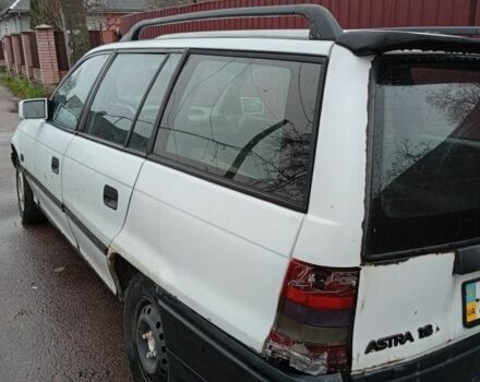 Белый Шевроле Астра, объемом двигателя 1.6 л и пробегом 212 тыс. км за 953 $, фото 3 на Automoto.ua