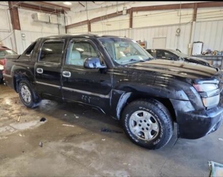 Черный Шевроле Аваланч, объемом двигателя 5.3 л и пробегом 200 тыс. км за 7143 $, фото 3 на Automoto.ua