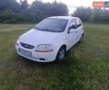 Белый Шевроле Авео, объемом двигателя 1.5 л и пробегом 238 тыс. км за 2100 $, фото 1 на Automoto.ua