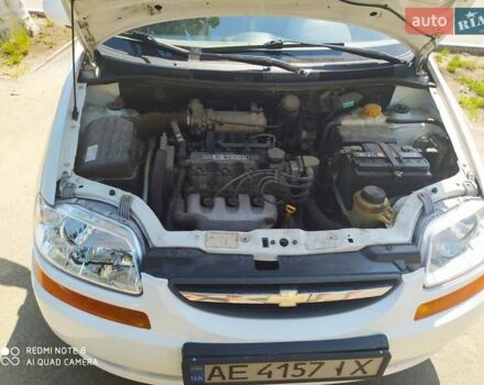 Белый Шевроле Авео, объемом двигателя 1.5 л и пробегом 250 тыс. км за 3700 $, фото 6 на Automoto.ua