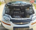 Белый Шевроле Авео, объемом двигателя 1.5 л и пробегом 250 тыс. км за 3700 $, фото 6 на Automoto.ua