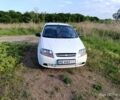 Белый Шевроле Авео, объемом двигателя 1.5 л и пробегом 340 тыс. км за 2750 $, фото 1 на Automoto.ua