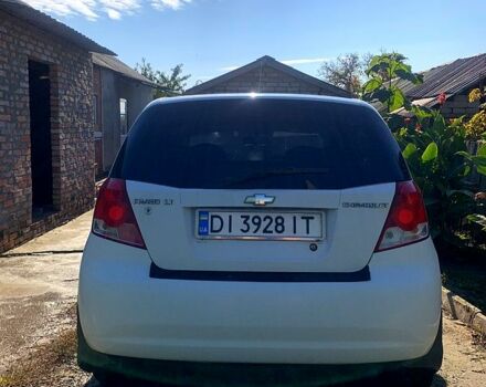 Белый Шевроле Авео, объемом двигателя 1.5 л и пробегом 400 тыс. км за 2200 $, фото 4 на Automoto.ua