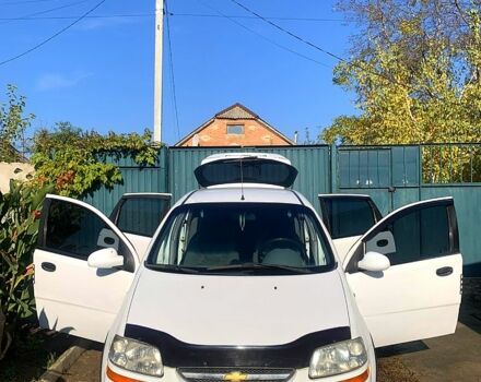 Белый Шевроле Авео, объемом двигателя 1.5 л и пробегом 400 тыс. км за 2200 $, фото 1 на Automoto.ua