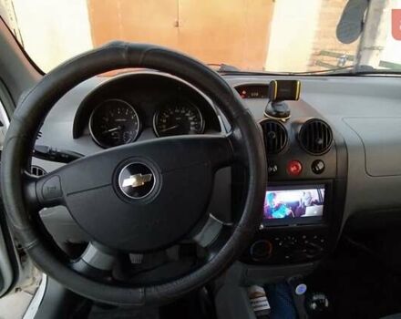 Белый Шевроле Авео, объемом двигателя 1.5 л и пробегом 250 тыс. км за 3700 $, фото 1 на Automoto.ua