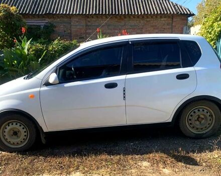 Белый Шевроле Авео, объемом двигателя 1.5 л и пробегом 400 тыс. км за 2200 $, фото 3 на Automoto.ua