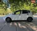 Белый Шевроле Авео, объемом двигателя 1.6 л и пробегом 260 тыс. км за 2300 $, фото 1 на Automoto.ua