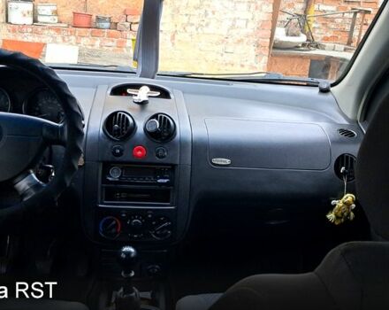 Білий Шевроле Авео, об'ємом двигуна 1.5 л та пробігом 200 тис. км за 2600 $, фото 4 на Automoto.ua