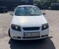 Белый Шевроле Авео, объемом двигателя 1.5 л и пробегом 322 тыс. км за 2650 $, фото 1 на Automoto.ua