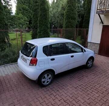 Белый Шевроле Авео, объемом двигателя 1.5 л и пробегом 295 тыс. км за 3000 $, фото 1 на Automoto.ua