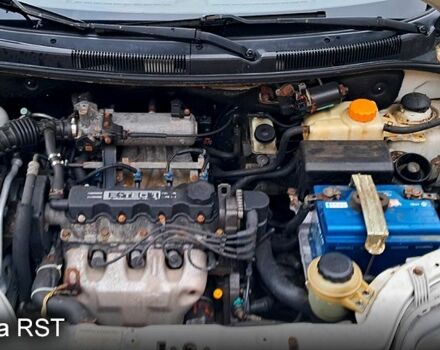 Білий Шевроле Авео, об'ємом двигуна 1.5 л та пробігом 200 тис. км за 2600 $, фото 2 на Automoto.ua