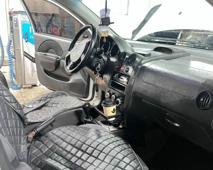 Білий Шевроле Авео, об'ємом двигуна 1.5 л та пробігом 317 тис. км за 3000 $, фото 13 на Automoto.ua