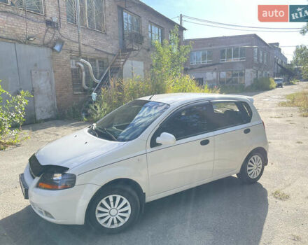 Білий Шевроле Авео, об'ємом двигуна 1.5 л та пробігом 211 тис. км за 2950 $, фото 9 на Automoto.ua