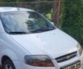 Белый Шевроле Авео, объемом двигателя 1.5 л и пробегом 295 тыс. км за 3000 $, фото 2 на Automoto.ua