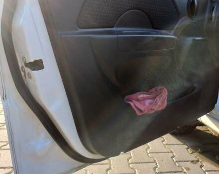 Білий Шевроле Авео, об'ємом двигуна 1.5 л та пробігом 189 тис. км за 2350 $, фото 7 на Automoto.ua